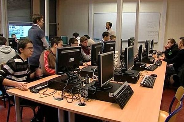 Atelier "réseaux sociaux" dans un Lycée de Saint-Lô, Manche