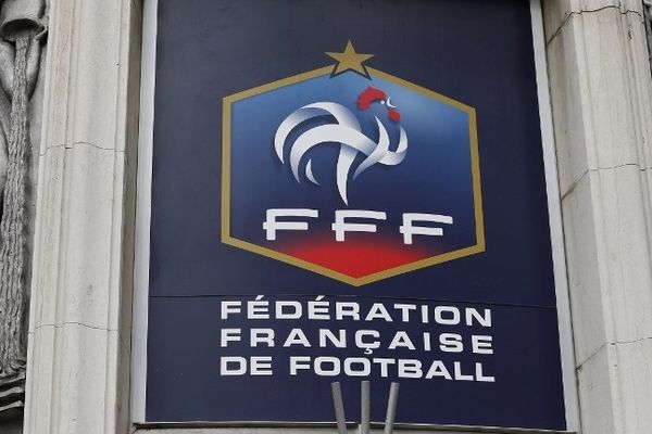 La Fédération Française de Football va convoquer les Bleuets qui se sont offerts une virée nocturne à Paris avant un match qualificatif pour l'Euro.