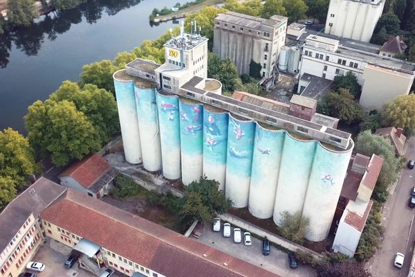 Les silos du Batardeau vus du ciel.