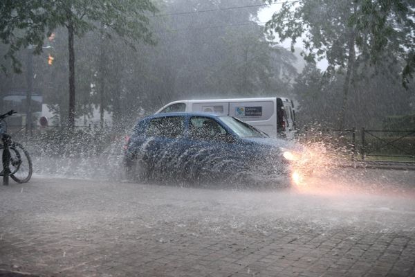 À l’échelle nationale, l’année 2024 est “l’une des dix années les plus pluvieuses jamais observées” depuis 1959, selon Météo France.