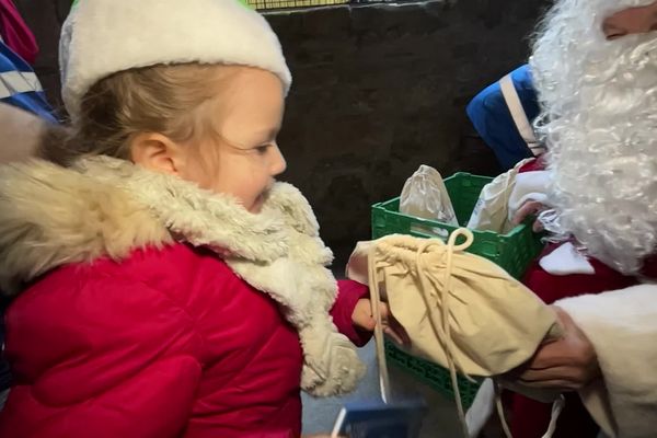 "C'est la première fois que je le vois" : rencontre avec le Père Noël à Eymoutiers