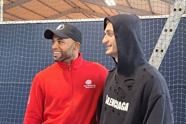 Le  jeune prodige du tennis français, le Boulonnais Terence Atmane, et le capitaine de son équipe espèrent une montée du club en Pro A.