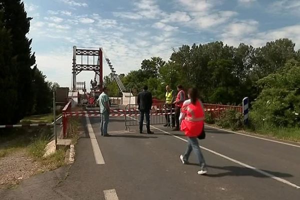 Le pont suspendu de Canet, dans l'Hérault, est fermé depuis un peu plus d'un mois - 18 avril 2017