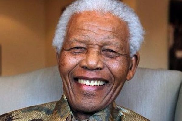 L'ancien président sud-africain Nelson Mandela, photographié le 25 août 2010.