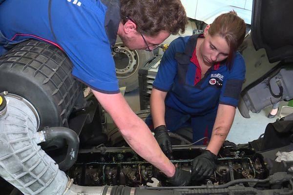 Sur l'année 2021/2022, le nombre d’apprentis augmente de 39 % dans les activités artisanales de fabrication.