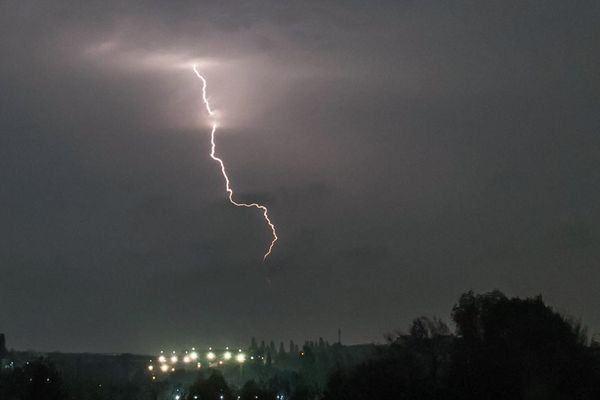 La foudre s'est abattue sur le Pas-de-Calais cette nuit, faisant un mort et plusieurs blessés. (photo d'illustration)