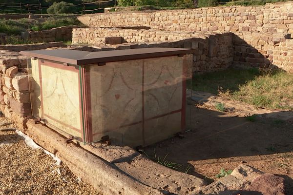 Sur ce site archéologique d’Olbia qui s’étend sur 4 hectares, on retrouve de nombreuses traces de ce passé grec comme ce bar.