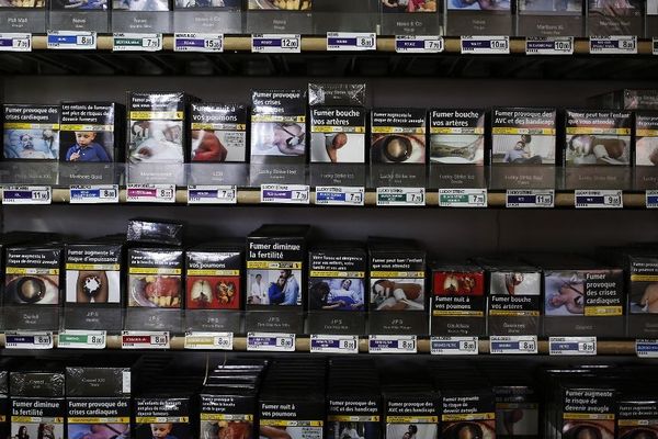 Le gouvernement souhaite établir le prix du paquet de cigarettes à 10 euros en novembre 2020 sur le continent. 