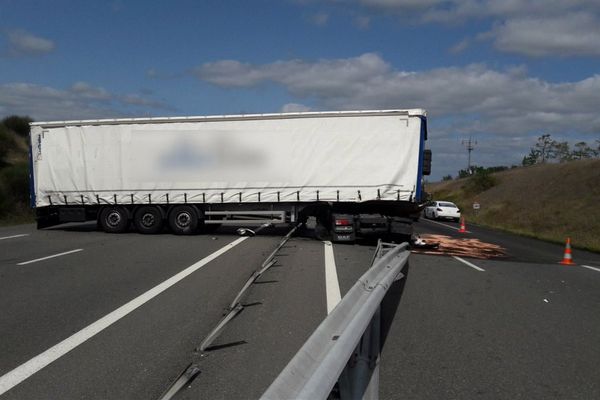 Un poids lourd a été victime d'une crevaison sur l'A20. 