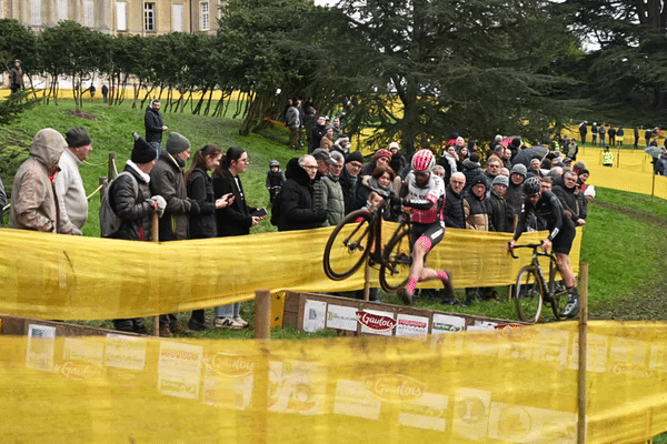 150 coureurs ont participé au cyclo-cross de Sablé-sur-Sarthe, un effectif en baisse de 30%