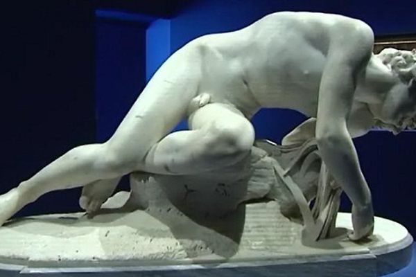 Le chef d'oeuvre de l'exposition Métamorphoses est la sculpture du plus célèbre des amants Narcisse.