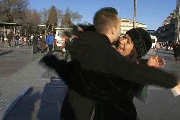 Montpellier - journée des câlins sur la place de la Comédie - 21 janvier 2014.