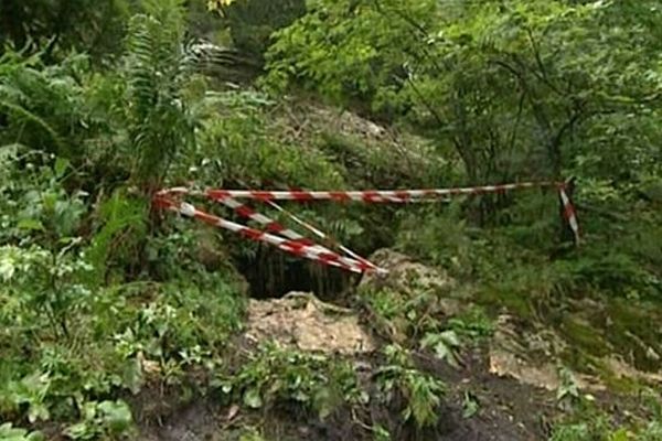 En Chartreuse, l'entrée de la cavité où a eu lieu l'accident.