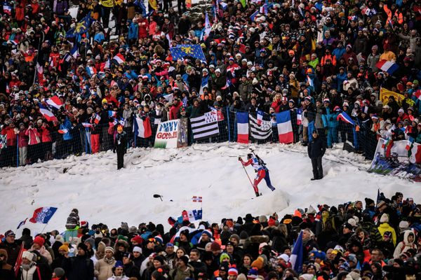 Fabien Claude, 4e de la mass start du Grand Bornand ce dimanche, parmi la foule.