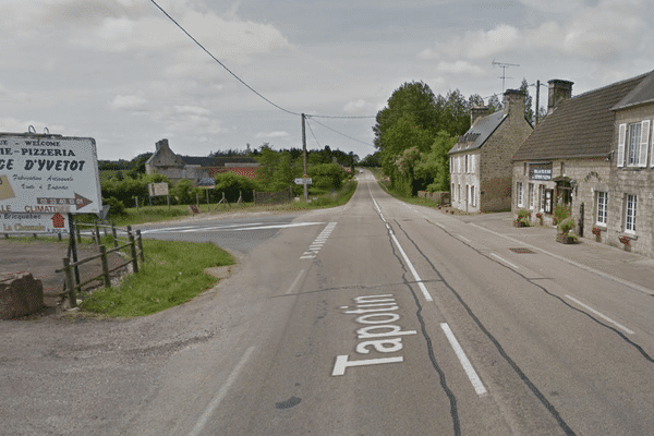 Les deux femmes ont été renversées en traversant cette route pour aller dîner dans un restaurant. 