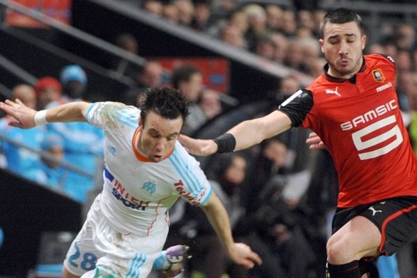 Mathieu Valbuena et Romain Alessandrini lors de la rencontre de Ligue 1 entre le Stade Rennais et l'Olympique de Marseille, le 26 janvier 2013