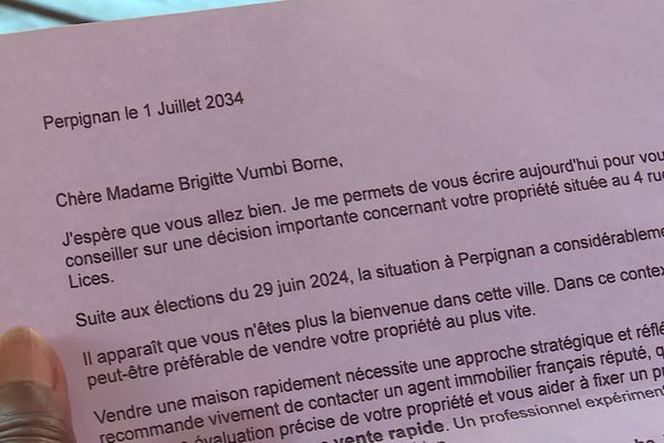 Une habitante de Perpignan a reçu ce mercredi matin par La poste une lettre ouvertement raciste, l'incitant à quitter la ville et à vendre sa maison. Elle a porté plainte.