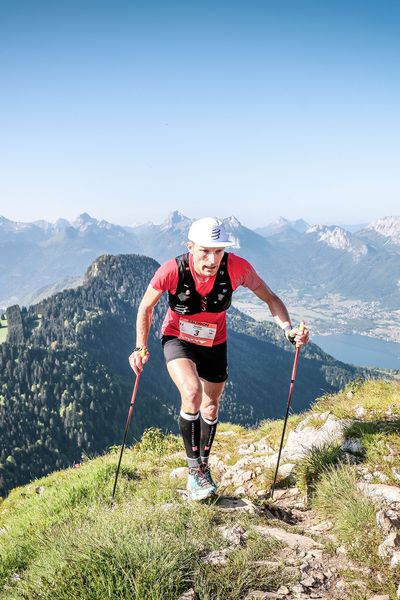 Aurélien Dunand-Pallaz lors de la MaxiRace, course d'ultra-trail autour du lac d'Annecy, en 2023.