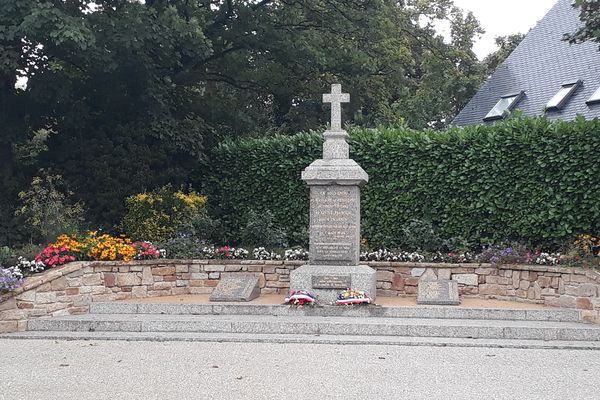 Le monuments aux morts de Penguerec