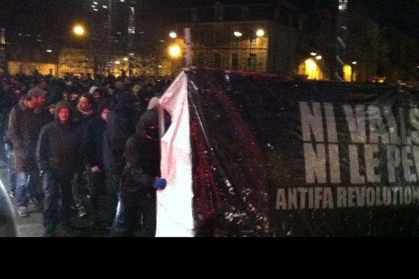 Les opposants au meeting du FN à Rennes