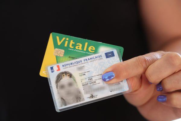 Avoir sa carte d'identité dans son téléphone sera maintenant possible. LEure-et-Loir s'apprête à tester le dispositif mis en place par le ministère de l'Intérieur.