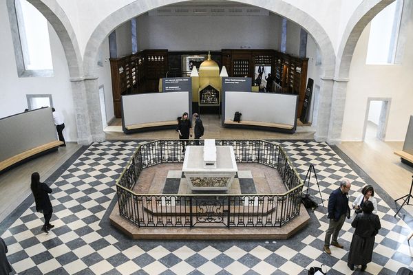 La Cité Internationale de la Gastronomie de Lyon dévoile une partie encore méconnue de l'Hôtel Dieu rénové, notamment cet autel original préservé, sous le Dôme des Quatre-rangs, dans la partie la plus ancienne de l'édifice .