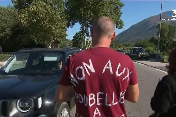 Mobilisation des habitants de Moltifao, samedi 10 août, contre le projet de centre d'enfouissement de déchets sur leur commune. 