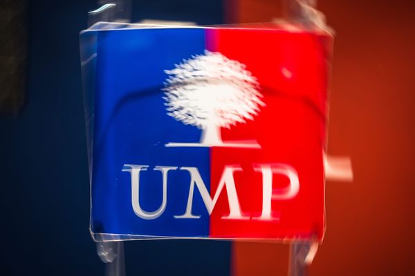 Comment l'UMP et la droite limitent la casse dans les élections départementales 