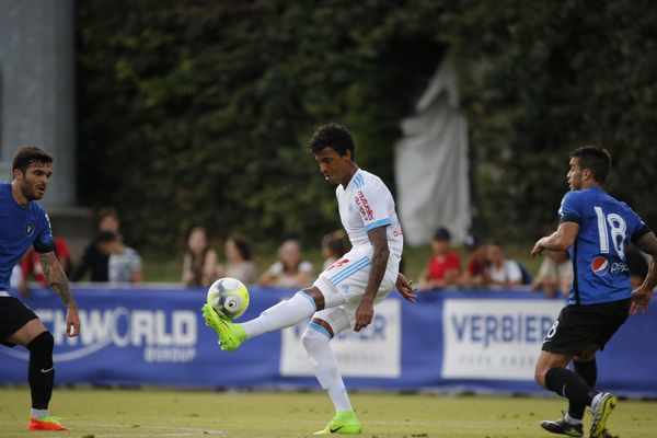 Luiz Gustavo en match amical 