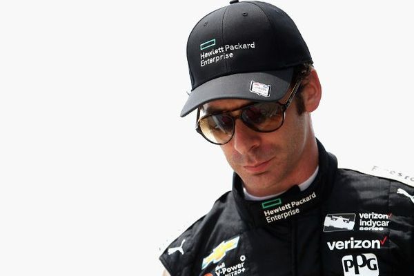 Simon Pagenaud mis sous pression dans la course au titre en championnat d'IndyCar.