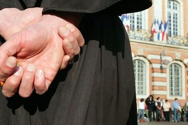 Les Cercles de Toulouse se réunissent une fois par mois place du Capitole à Toulouse. 