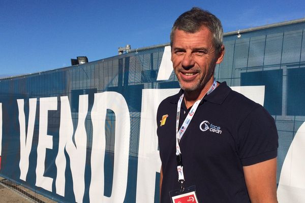 Sébastien Destremeau aux Sables d'Olonne, sans son bateau