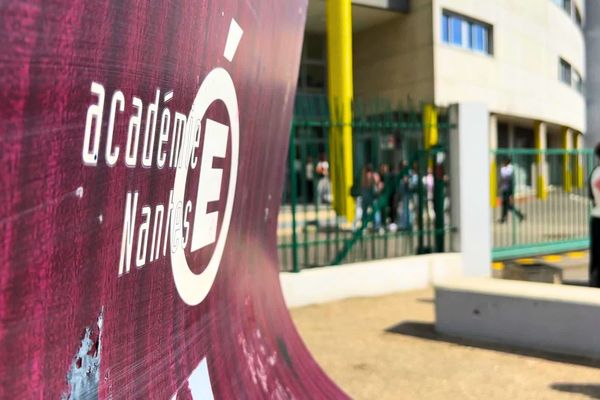 La rentrée a pris du retard,ce lundi 4 novembre, au lycée jean Perrin à Rezé