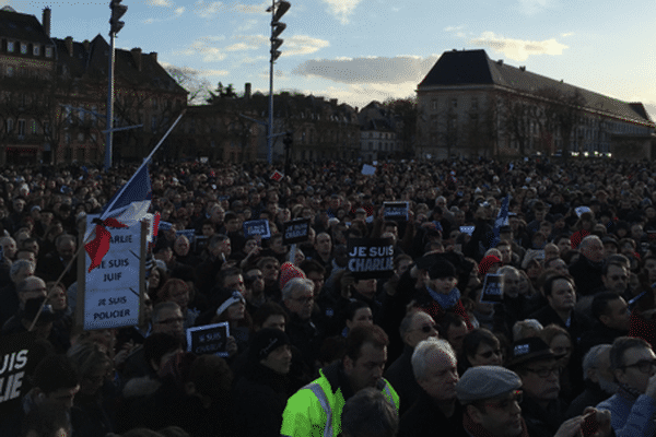 #JesuisCharlie sur la Place de la République à Metz