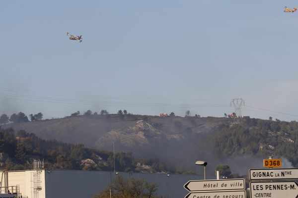 Le ciel avait été dégagé afin de faciliter le travail des engins de lutte contre le feu. 