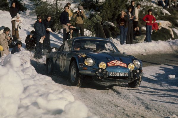  RALLYE DE MONTE CARLO :  BERLINETTE ALPINE A110 DE Ove ANDERSSON. 1er février 1971.