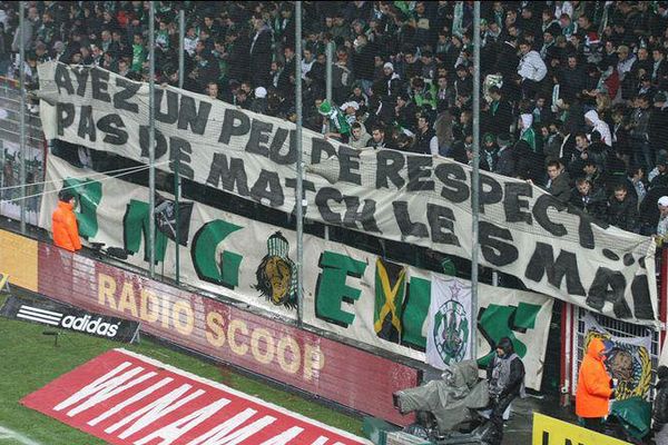 L'une des photos mises en avant par les supporteurs de l'ASSE sur leur compte twitter, qui se défendent d'être des "supporteurs à risque" suite à l'arrêté d'interdiction de déplacement pris par le préfet de Haute-Corse pour le match de Ligue 1, du 2 mai 2015 