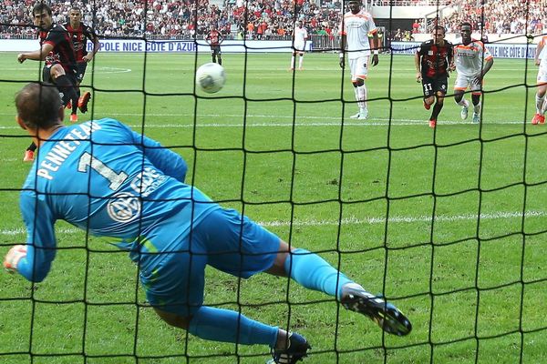 L'Argentin Darío Cvitanich a ouvert le score pour Nice sur penalty.