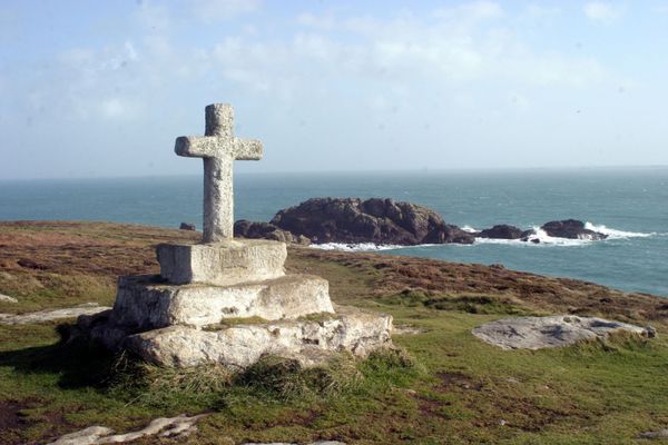 La Croix de Saint-Pol - Ile d'Ouessant (Finistère)