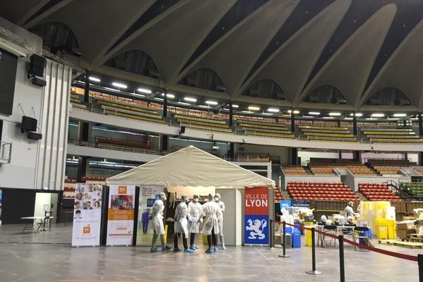 Au Palais des Sports de Lyon Gerland, transformé en centre de dépistage permanent du Covid pour les habitants. Le centre a ouvert ses portes le 24 septembre 2020.