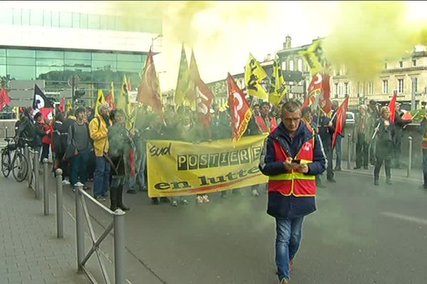 Entre 250 et 300 postiers de Gironde dans la rue 1 mois après le début du mouvement