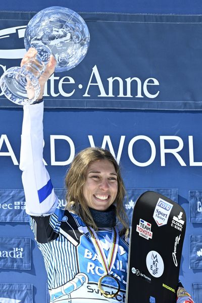 La savoyarde, déjà vice-championne olympique à Pékin en 2022, a remporté le globe de cristal de la Coupe du monde du snowboard cross en mars 2024.