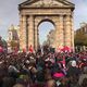 La place de la Victoire à Bordeaux, samedi 23 novembre 2024, noire de monde pour dénoncer les violences sexistes et sexuelles.