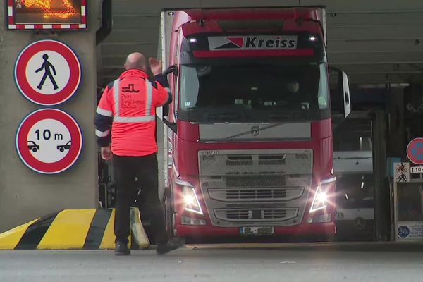 Les camions à l'arrivée à Calais après le Brexit.