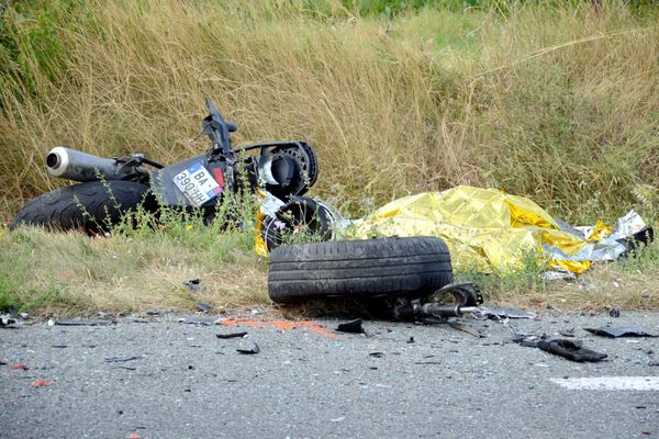 L'accident, impliquant un motard et un véhicule léger, a eu lieu en fin de matinée en Haute-Garonne.