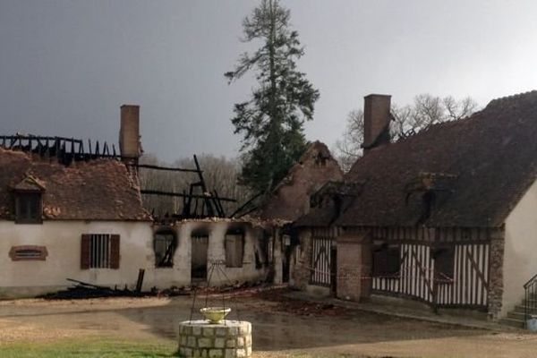 Maison incendiée à Saint florent le Jeune (Loiret)