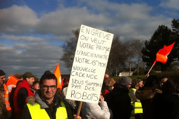 À Lamballe,  les salariés de la Cooperl restent mobilisés