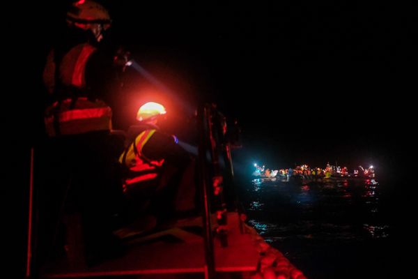 Plus d'une centaine de migrants ont été secourus par le navire Ocean Viking de SOS Méditerranée dans la nuit du 26 au 27 décembre 2022.