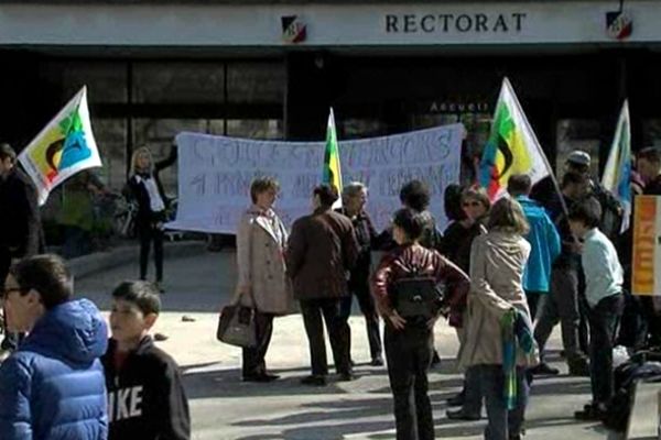 Vendredi 22 mars, les enseignants du collège Vercors avaient déjà manifesté devant le rectorat