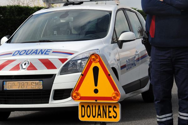 Les douaniers effectuaient des contrôles de routine lorsqu'ils ont saisi 3,5 kilos d'héroïne dans une voiture. Photo d'illustration.